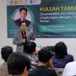 Prof. Dr. Ir. Hamdani, S.T., M.Cs., IPM, saat menjadi narasumber dalam Kuliah Tamu Teknik Informatika UNUSIDA (Foto: Humas UNUSIDA)