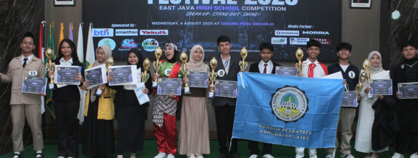 Para Pemenang English Festival Hima PBI UNUSIDA Tingkat SMA/Sederajat se-Jawa Timur (Foto: Humas UNUSIDA)