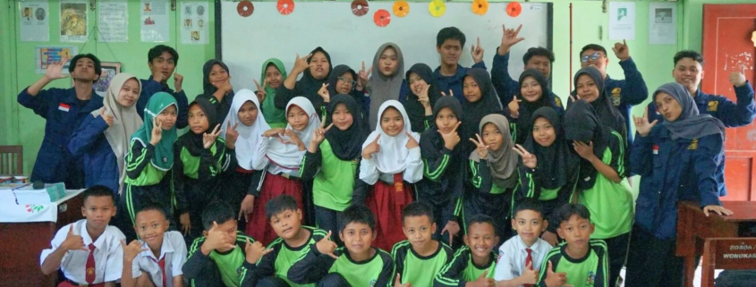 PINTAR DIGITAL: Mahasiswa KKN Tematik UNUSIDA Ajarkan Siswa SD Wonokarang Membuat PPT Kreatif dengan Canva 1 Mahasiswa KKN Tematik Filkom UNUSIDA 2025 Gelar PINTAR DIGITAL: Ajarkan Siswa SD Wonokarang Membuat Presentasi Kreatif dengan Canva (Foto: Ismawati Ainur)