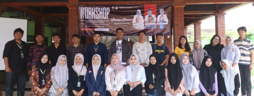 KKN 06 UNUSIDA Gelar Workshop Pendampingan UMKM Tentang Digital Marketing, Pengeloaan Keuangan, dan Desain Canva di Desa Sarirogo 1 KKN UNUSIDA Gelar Workshop Pendampingan UMKM: Digital Marketing, Pengelolaan Keuangan & Desain Canva Menuju UMKM Go Digital di Desa Sarirogo (Foto: Fastabiqul K)