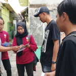 Mahasiswa KKN 12 UNUSIDA Lakukan Penataan Nomor Rumah di Desa Wadungasih 6 Mahasiswa KKN Unusida Bikin Gebrakan di Wadungasih! Nomor Rumah Kini Lebih Tertata dan Memudahkan Warga (Foto: Mir'a Tia Musfiro)