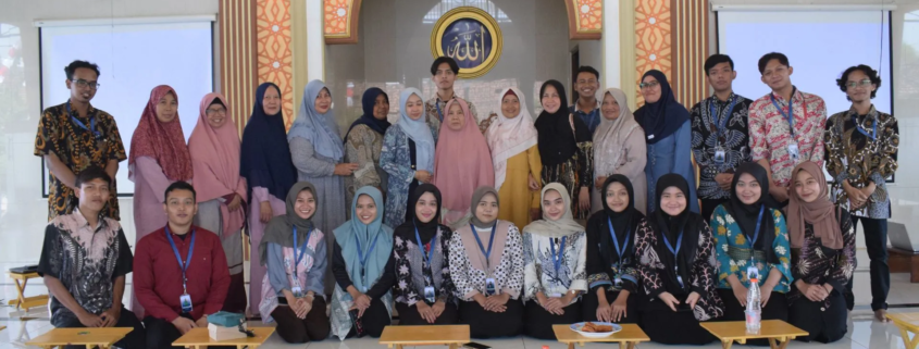 KKN Kelompok 14 UNUSIDA Gelar Seminar Digitalisasi UMKM, Dorong Warga Desa Kepatihan Melek Media Sosial Marketing 1 KKN Kelompok 14 UNUSIDA Gelar Seminar Digitalisasi UMKM, Dorong Warga Desa Kepatihan Melek Media Sosial Marketing (Foto: Daniel Achmad Farizki)