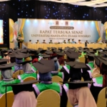 Wisuda IX: Rektor UNUSIDA Dorong Lulusan Untuk Lebih Kreatif, Inovatif, dan Siap Mengabdi 7 Rektor UNUSIDA Dr. H. Fatkul Anam saat menyampaikan smabutan dalam Wisuda IX (Foto: Humas UNUSIDA)