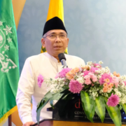 Ketum PBNU Gus Yahya Ketua Umum PBNU, KH Yahya CHolil Staquf saat menyampaikan Orasi Kebangsaan saat Wisuda IX UNUSIDA (Foto: Humas UNUSIDA)