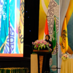 Ketua LLDIKTI Wilayah 7 Jatim Prof. Dyah Sawitri: Wisudawan UNUSIDA Harus Santun, Rasional, dan Berdampak 6 Ketua LLDIKTI 7 Jawa Timur Prof. Dr. Dyah Sawitri, S.E., M.M. dalam Wisuda IX UNUSIDA (Foto: Humas UNUSIDA)