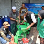 Dosen UNUSIDA Dampingi Peternak Kambing dan Sapi di Sidoarjo Tingkatkan Produktivitas Lewat Teknologi dan Pelatihan 7 Dosen UNUSIDA Dampingi Peternak Kambing dan Sapi di Sidoarjo Tingkatkan Produktivitas Lewat Teknologi dan Pelatihan (Foto: Humas UNUSIDA)