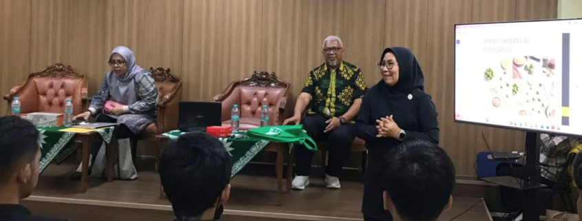 Dekan FE UNUSIDA Jadi Narasumber dalam Internasional Guest Lecture 2025 Aliansi FEB Swasta Indonesia 2 Dekan FE UNUSIDA, Dr. Hj. Muhafidhah Novie, S.E., M.M saat menyampaikan materi dalam kegiatan Internasional Guest Lecture 2025 (Foto: Humas UNUSIDA)