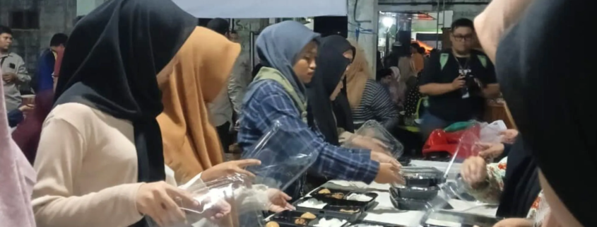 MAPALA UNUSIDA Jadi Relawan di Dapur Umum Musibah Ambruknya Bangunan Pesantren Al Khoziny (Foto: MAPALA UNUSIDA)