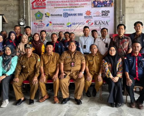 Dekan dan Tim Fakultas Ekonomi UNUSIDA Hadiri Peresmian Gerai Koperasi Desa Merah Putih Tambak Kalisogo (Foto: Humas UNUSIDA)