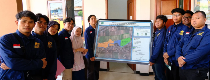 Mahasiswa KKN Tematik FILKOM UNUSIDA 2025 Wujudkan Digitalisasi melalui Website Resmi di Desa Wonokarang 10 KKN Tematik FILKOM UNUSIDA 2025 Wujudkan Digitalisasi Desa Wonokarang melalui Website Desa (Foto: Humas UNUSIDA)