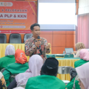 Pembekalan Mahasiswa PLP dan KKN FAI UNUSIDA Dekan FAI UNUSIDA, Feri Kuswanto, S.Pd.I., M.Pd.I., saat Bekali Mahasiswa PLP dan KKN 2025 (Foto: Humas UNUSIDA)