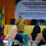 Dosen UNUSIDA Berikan Pendampingan Parenting untuk Orang Tua Anak Jalanan: Ubah Pola Pikir Deduktif Menjadi Inspiratif dengan Menggunakan Metode Hypnotherapy 7 Parenting: Mengubah Pemikiran Deduktif Menjadi Inspiratif bersama Dosen UNUSIDA dan SSC Sidoarjo (Foto: Humas UNUSIDA)