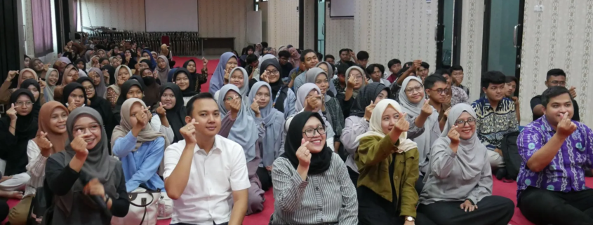 Mahasiswa Manajemen UNUSIDA Kompak Ikuti Capital Market Summit & Expo 2025 Secara Virtual 1 Suasana Kompak Mahasiswa Manajemen UNUSIDA Saat Mengikuti Capital Market Summit & Expo (CMSE) 2025 Secara Virtual (Foto: Humas UNUSIDA)