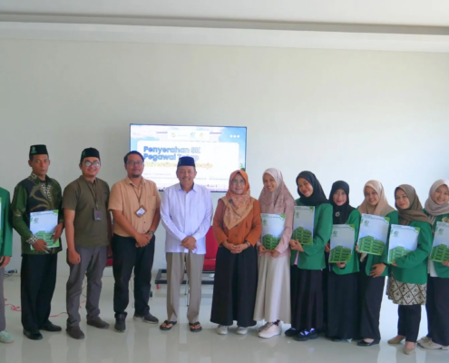 LSDM UNUSIDA Serahkan SK Bagi 11 Pegawai Tetap (Foto: Humas UNUSIDA)