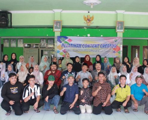 Dosen FILKOM UNUSIDA Beri Pelatihan Content Creator bagi Warga Glagaharum (Foto: FILKOM UNUSIDA)