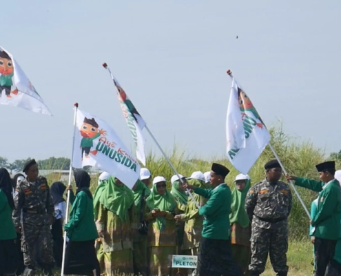 Pengenalan Maskot PMB UNUSIDA Jadi Tanda Kick Off PMB UNUSIDA saat Upacara Hari Santri 2025 (Foto: Humas UNUSIDA)