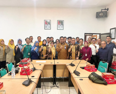 UNUSIDA Aktif dalam Forum CSR Bappeda: Wujud Kolaborasi Kampus, Pemerintah, dan Industri untuk Pembangunan Berkelanjutan 6 Dekan Fakultas Teknik UNUSIDA, Listin Fitrianah, S.P., M.Si., Aktif dalam Forum CSR Bappeda Sidoarjo (Foto: Humas UNUSIDA)