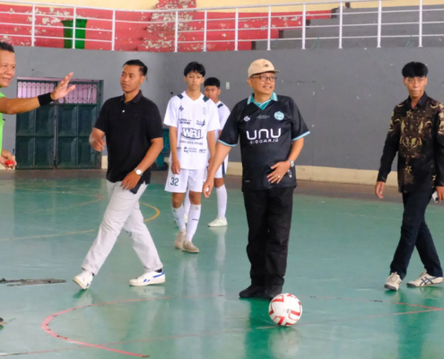 Rektor Resmi Buka UNUSIDA Futsal Competition 2025, 32 Tim Siap Bersaing Menjadi yang Terbaik 1 Rektor UNUSIDA, Dr. H. Fatkul Anam, M.Si saat membuka UNUSIDA Futsal Competition 2025 di GOR Serbaguna Sidoarjo (Foto: Humas UNUSIDA)