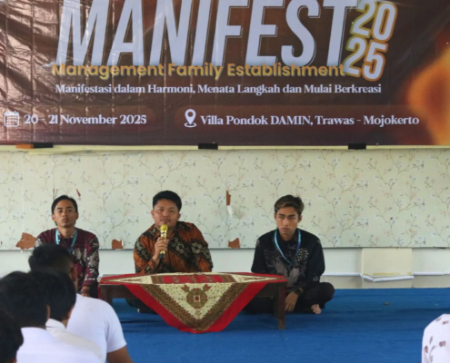 Mahasiswa Dikenalkan Visi dan Misi Program Studi Manajemen oleh Kaprodi dalam MANIFEST 2025 (Foto: Hima Manajemen UNUSIDA)