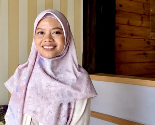 Dinda Adinda, S.Pd. - Alumni PBI UNUSIDA (Foto: HEC 1 Pare)