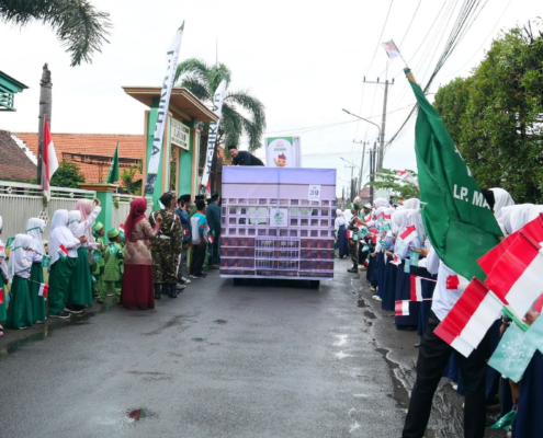 UNUSIDA Turut Meriahkan Kirab Panji NU Harlah 100 Tahun NU PCNU Sidoarjo (Foto: Humas UNUSIDA)
