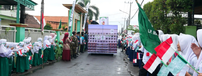 UNUSIDA Turut Meriahkan Kirab Panji NU Harlah 100 Tahun NU PCNU Sidoarjo (Foto: Humas UNUSIDA)