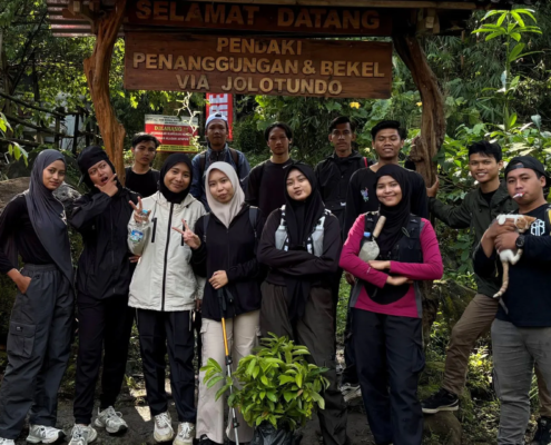 UKM MAPANUSIDA Gelar Aksi “Hiking & Planting Trees” di Gunung Bekel (Foto: UKM MAPANUSIDA)
