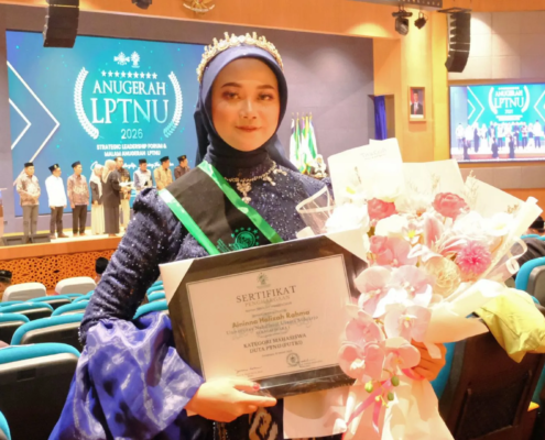 Aininna Halizah Rahma Raih Juara 1 Duta Putri LPTNU Award 2026 (Foto: Humas UNUSIDA)