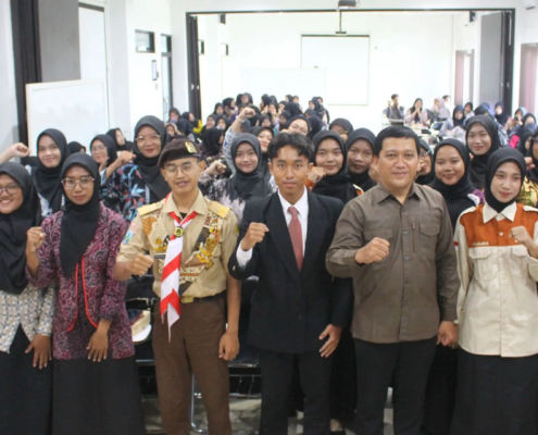 Kolaborasi UKM Pramuka Khatulistiwa dan HIMA PGMI UNUSIDA Gelar Workshop Keprotokoleran (Foto: Humas UNUSIDA)