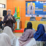 BEM UNUSIDA Gelar Workshop Public Speaking & Personal Branding, Dorong Mahasiswa Berani Tampil dan Berkembang 7 Narasumber Workshop Public Speaking & Personal Branding Amanda Nadzario, S.Sos., saat menyampaikan materi kepada mahasiswa (Foto: Humas UNUSIDA)
