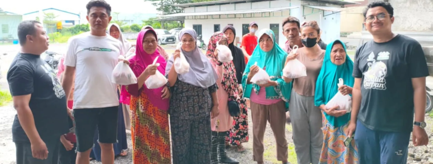 JPZIS LAZISNU UNUSIDA Salurkan Ratusan Paket Daging Kurban kepada Masyarakat Sekitar 1 JPZIS LAZISNU UNUSIDA Salurkan Ratusan Paket Daging Kurban (Foto: Humas UNUSIDA)