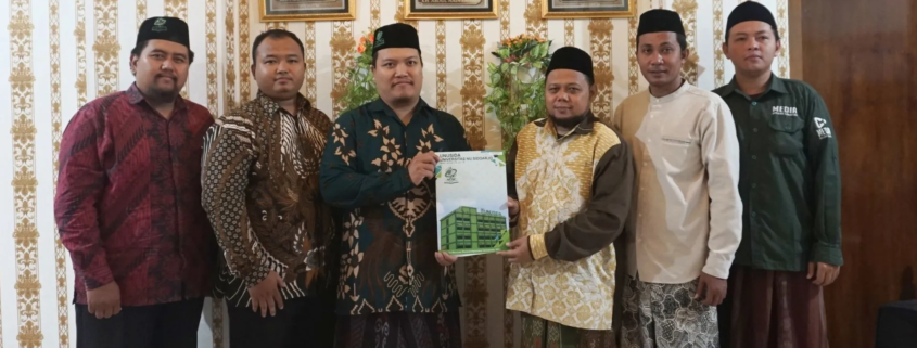 Transformasi Digital Pesantren, FILKOM UNUSIDA Dampingi Media Dakwah Langitan Kelola Database dan AI 1 Kerja sama antara FILKOM UNUSIDA dan Media Dakwah Pondok Pesantren Langitan Tuban (Foto: Humas UNUSIDA)