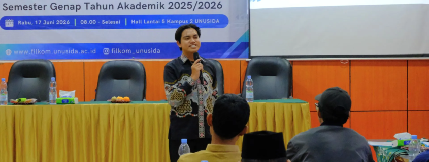 FILKOM UNUSIDA Diseminasi Tugas Akhir Secara Terbuka, Jadi Ajang Unjuk Karya Inovasi Mahasiswa 8 Salah satu mahasiswa sedang mempresentasikan sekaligus mendiseminasikan hasil karya ilmiah dan inovasi teknologi saat Diseminasi Tugas Akhir FILKOM UNUSIDA (Foto: Humas UNUSIDA)