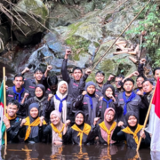 Diklatsar UKM MAPANUSIDA Diklatsar II MAPANUSIDA di Lembah Madu Pandaan (Foto: Humas UNUSIDA)