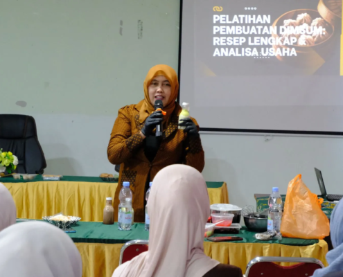 Mahasiswa UNUSIDA Mendapatkan Pelatihan Pembuatan Dimsum dan Minuman Kekinian dari Mitra Dinas Koperasi dan Usaha Mikro Sidoarjo (Foto: Humas UNUSIDA)