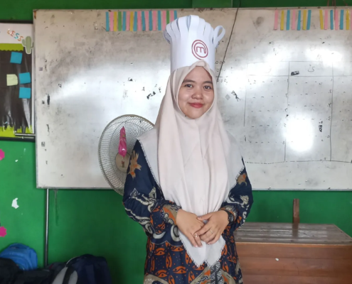 Inspiratif! Ayu Munjidah Menebar Manfaat sebagai Pendidik Berbekal Ilmu dan Pengalaman Organisasi 17 Ayu Munjidah, S.Pd., alumni Program Studi S1 PGSD UNUSIDA sebagai guru di MI Al Abror Pekauman. (Foto: Humas UNUSIDA)