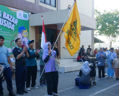 Bazar dan Jalan Sehat Meriahkan Peringatan Harlah ke-12 UNUSIDA 4 Wakil Rektor 2 UNUSIDA, Dr. Christanti Berangkatkan Jalan Sehat Harlah ke-12 UNUSIDA (Foto: Humas UNUSIDA)