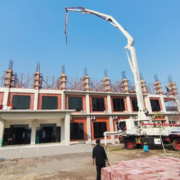 Proses pengecoran tiang-tiang di Lantai 3 Gedung B Komplek Kampus UNUSIDA, Lingkar Timur, Sidoarjo (Foto: Humas UNUSIDA)