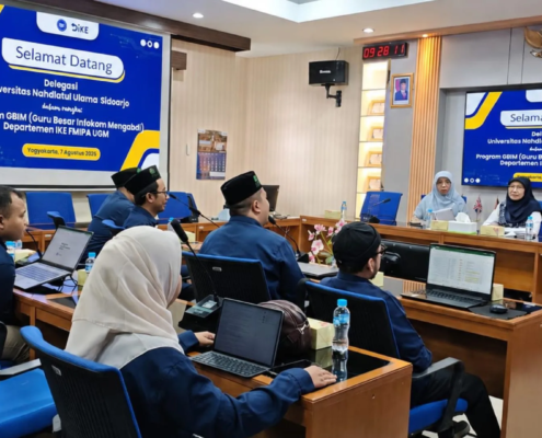 Perkuat Kurikulum dan Akreditasi, FILKOM UNUSIDA Ikuti Program Guru Besar Infokom Mengabdi APTIKOM di UGM 3 Suasana forum Program Guru Besar Infokom Mengabdi (GBIM) di UGM (Foto: Humas UNUSIDA)