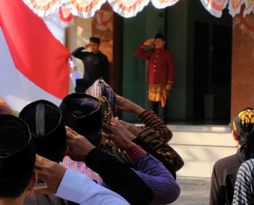 Memaknai Kemerdekaan Melalui Pilar Tri Dharma yang Dijiwai Khidmah bil Hikmah 11 Momen Upacara Pengibaran Bendera Merah Putih di UNUSIDA (Foto: Humas UNUSIDA)