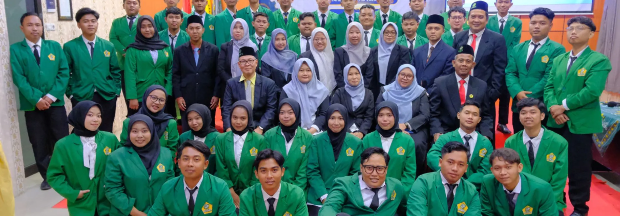 Momen foto bersama seluruh peserta Yudisium ke-10 Fakultas Teknik UNUSIDA (Foto: Humas UNUSIDA)