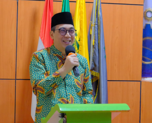 Yudisium ke-10 Fakultas Teknik UNUSIDA, Prof. Eko Setijadi Tekankan Alumni Jadi Bagian Penting Kemajuan Kampus 4 Guru Besar Institut Teknologi Sepuluh Nopember (ITS) Surabaya, Prof. Eko Setijadi, S.T., M.T., Ph.D saat menyampaikan pesan dalam Yudisium ke-10 Fakultas Teknik UNUSIDA (Foto: Humas UNUSIDA)