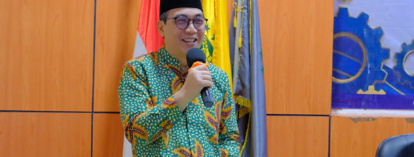 Yudisium ke-10 Fakultas Teknik UNUSIDA, Prof. Eko Setijadi Tekankan Alumni Jadi Bagian Penting Kemajuan Kampus 1 Guru Besar Institut Teknologi Sepuluh Nopember (ITS) Surabaya, Prof. Eko Setijadi, S.T., M.T., Ph.D saat menyampaikan pesan dalam Yudisium ke-10 Fakultas Teknik UNUSIDA (Foto: Humas UNUSIDA)