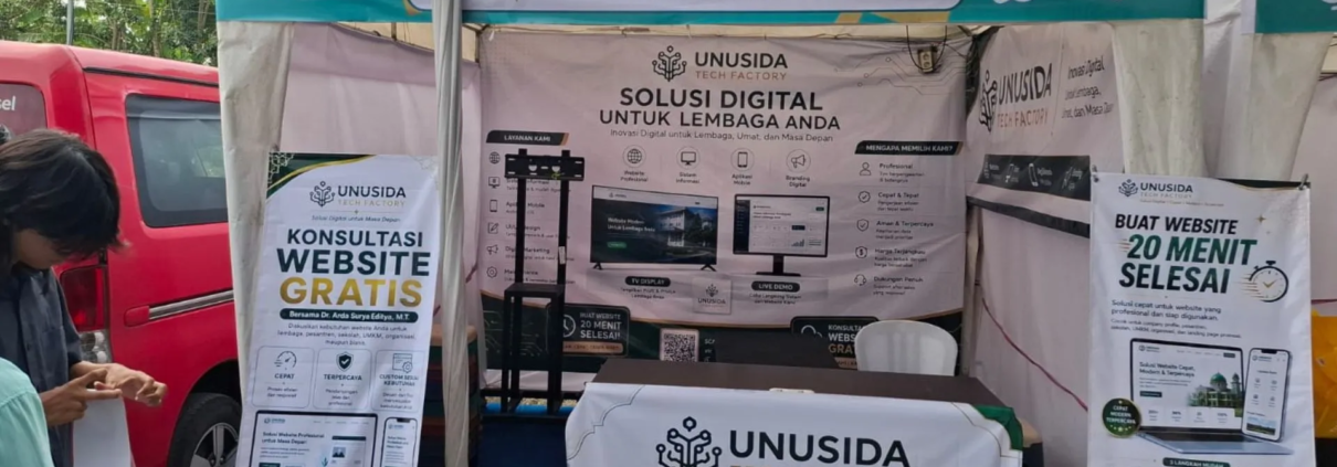 stan UNUSIDA Tech Factory di Stan Bazaar Nomor 20, SMK Kreatif Hasbullah. (Foto: Humas UNUSIDA)