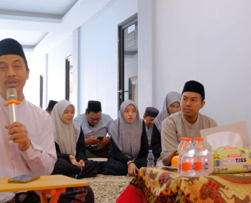 Kepala UPT PIK, H. Arisy Kuswanto saat membuka Peringatan Maulid Nabi di UNUSIDA (Foto: Humas UNUSIDA)