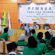 Dekan Fakultas Teknik UNUSIDA, Listin Fitrianah, S.P., M.Si., saat menyampaikan materi dalam PEMABA ke-10 (Foto: Humas UNUSIDA)
