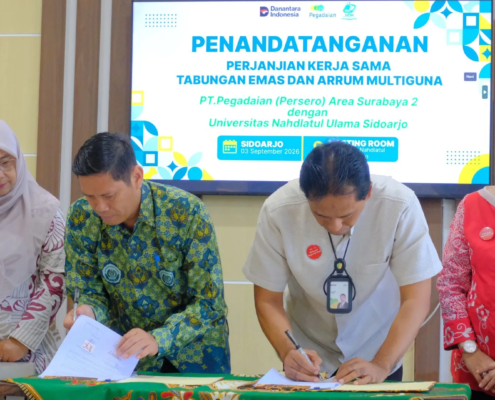 Plt. Rektor UNUSIDA saat menandatangani MoU dan PKS bersama Mitra Pegadaian (Foto: Humas UNUSIDA)