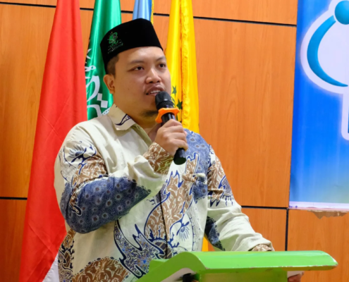 PAFILIUN 2026, Dekan FILKOM UNUSIDA Tekankan Konsistensi Prestasi Internasional Mahasiswa 3 Dekan FILKOM UNUSIDA, Dr. Arda Surya Editya saat menyampaikan sambutan dalam PAFILIUN 2026 (Foto: Humas UNUSIDA)