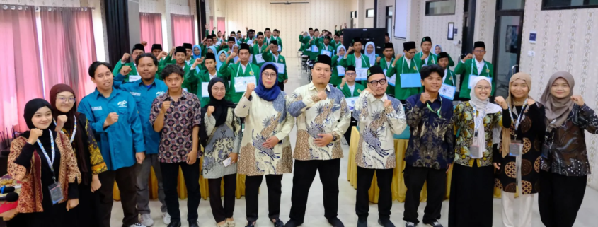 Seluruh peserta, panitia dan Dosen dan Pimpinan FILKOM UNUSIDA Berfoto Bersama dalam Pembukaan Pafiliun 2026 (Foto: Humas UNUSIDA)