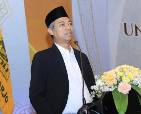 Sekretaris LPT-PBNU, Dr. rer. pol. Muhammad Faishal Aminuddin, S.S., M.Si. saat menyampaikan Orasi Ilmiah dalam Wisuda ke-10 UNUSIDA. (Foto: Humas UNUSIDA)